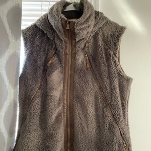 Kuhl- Born in the Mountains Women’s vest. Size XL